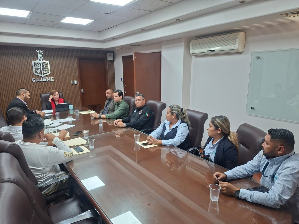 rodolfoaudelo's tweet photo. Diálogo institucional con la Lic. Lucy Navarro, secretaria del Ayuntamiento de Cajeme, para fortalecer la coordinación y trabajo conjunto. https://t.co/kgke6f7nZA