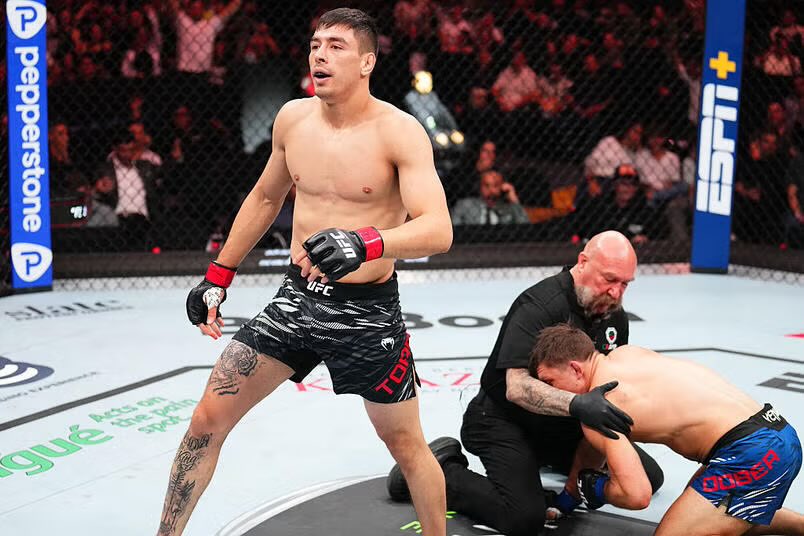 RuthlessSodapop's tweet photo. genuine question- how can people be interested in Paddy vs Gaethje, knowing that Loco Torres sleeps them both within 4 minutes and 32 seconds?
#BestLightweightInTheWorld #UFC324 #LocoooooTorres #ElLocoPapi #PapiLoco https://t.co/R1YLruUq0r