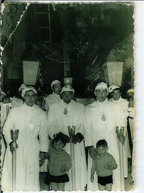 Ha fallecido, a los 87 años de edad nuestro hermano Victoriano Lorenzo Domínguez. ocupaba en la actualidad el número 1 en la nómina de la Hermandad, en la que ingresó, por larga tradición familiar en el año 1956, hace 7 décadas. Sirvió el Paso como mayordomo en el año 1977.
D.E.P