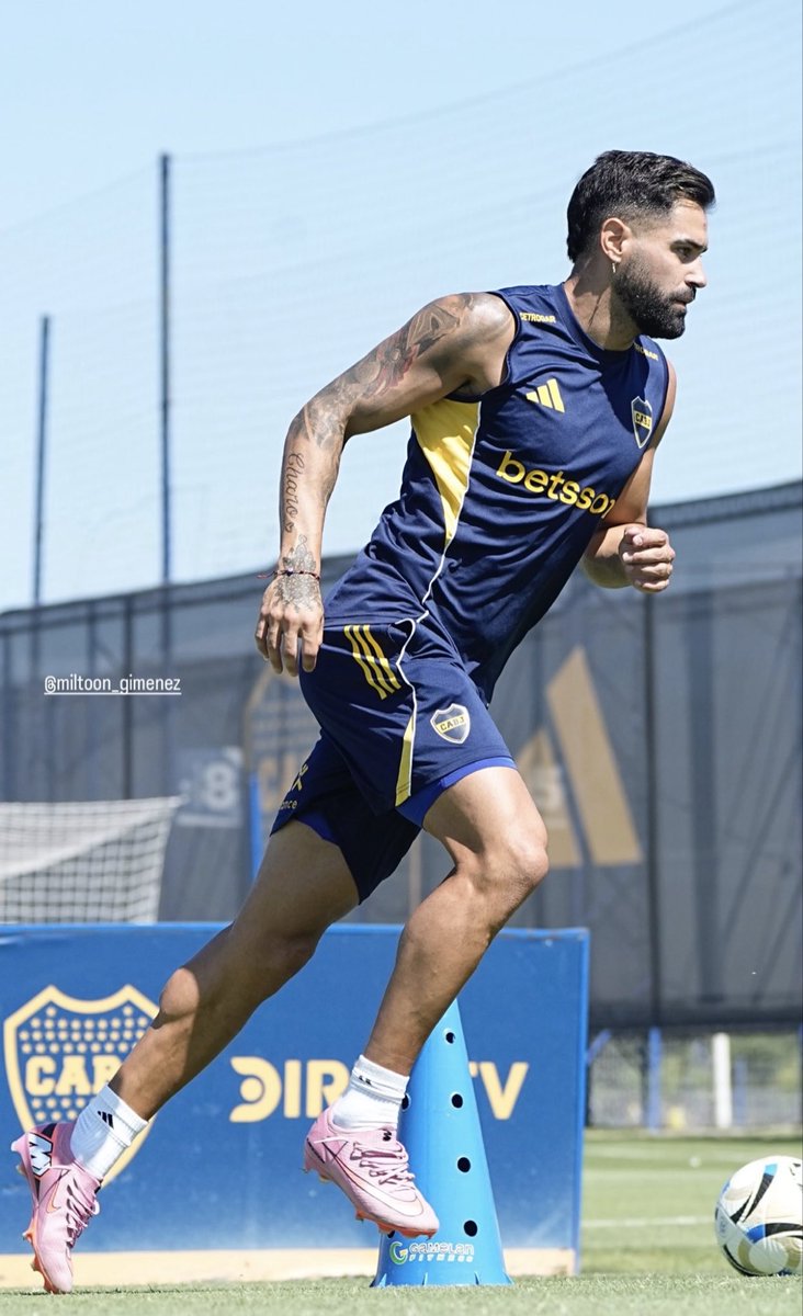 💣 Milton Giménez probablemente tenga que someterse a una cirugía de pubalgia por su lesión. Se viene haciendo un tratamiento pero ya se analiza seriamente operar. El tiempo de recuperación estimado es de un mes como mínimo.
ℹ️ <a href="/Eze_sosa/">Ezequiel Sosa</a>