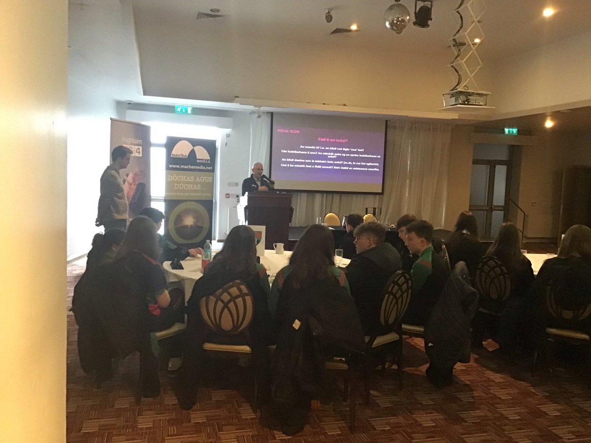 Coláiste de hÍde tweet media