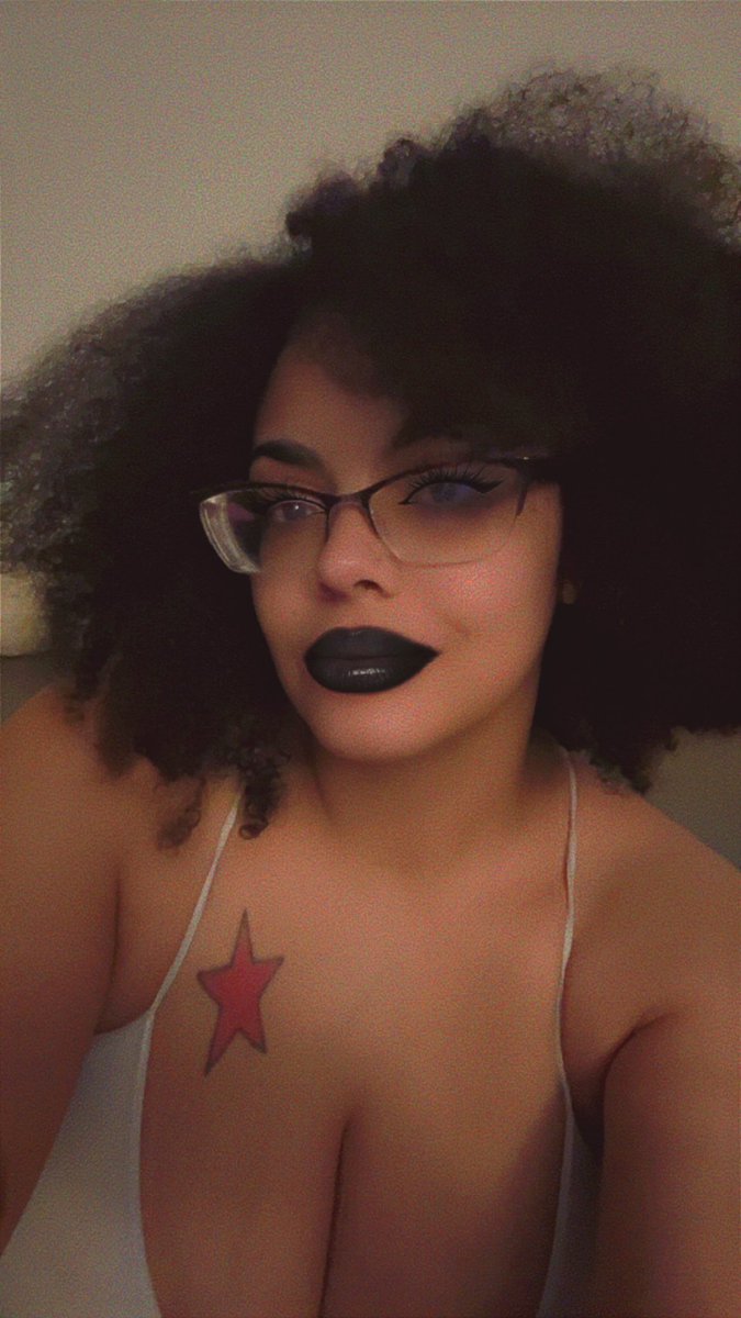 FreckleFace420 tweet media
