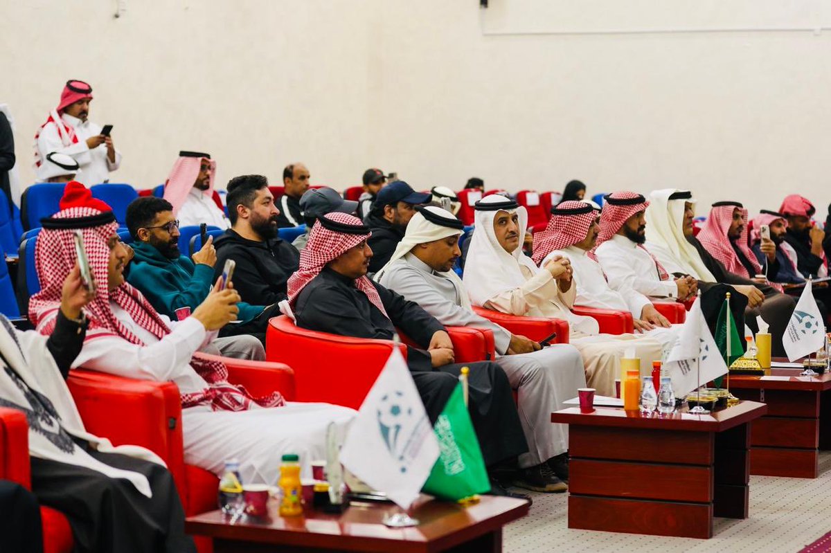 انطلقت ورشة عمل تعريفية بكرة القدم المصغرة بالطائف يوم الاثنين ١٩ يناير بمجمع العبادي التعليمي تحت إشراف مكتب وزارة الرياضة بحضور  مدير فرع مكتب وزارة الرياضة بمحافظة الطائف الأستاذ عبدالله الزايدي، وكذالك رئيس لجنة كرة القدم بالطائف الأستاذ طلال الحارثي وأعضاء اللجنة وقدم