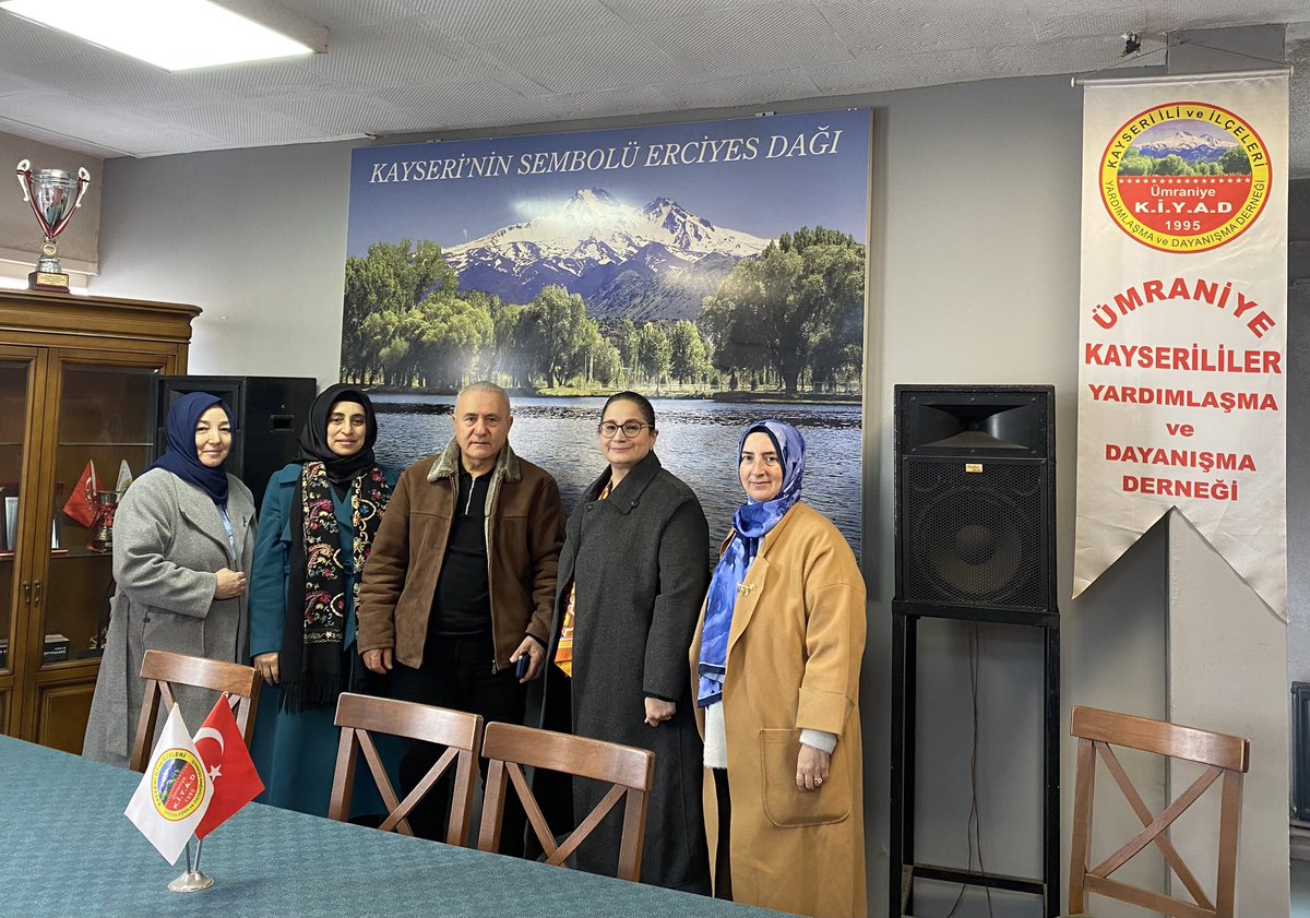 Dernek ziyaretleri kapsamında bugün Ümraniye Kayserililer Yardımlaşma ve Dayanışma Derneğini, Başkanımız <a href="/arifegumus25/">Arife Gumuş</a> , İl Ekonomi İşler Başkanı <a href="/inciozeke/">inciozeke</a> ile birlikte nezaket ziyaretinde bulundular.

Aynı masa etrafında, samimi ve verimli bir istişare gerçekleştirdiler.