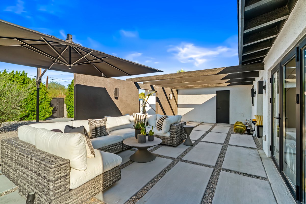 PoolsideRentals's tweet photo. Where 2026 memories begin -> by the pool.
Book your happy place with Poolside Vacation Rentals! 💦https://t.co/yfRR2fJRcj https://t.co/aT3Z5aVKEf