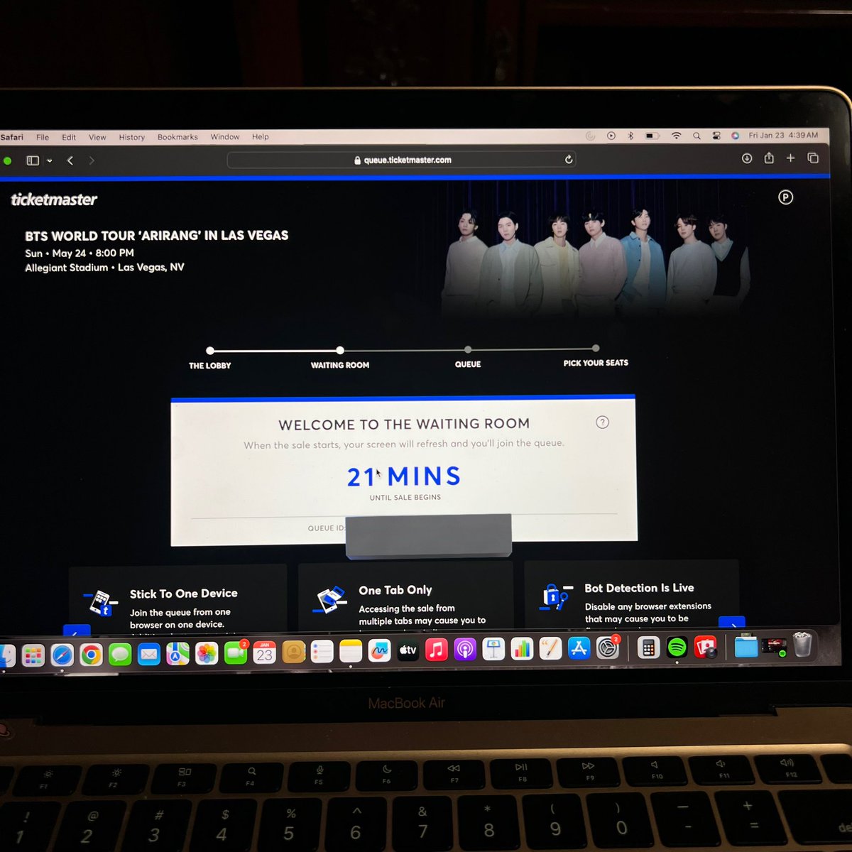 queue naman for my sister hahaha josko ilang days na ticketing