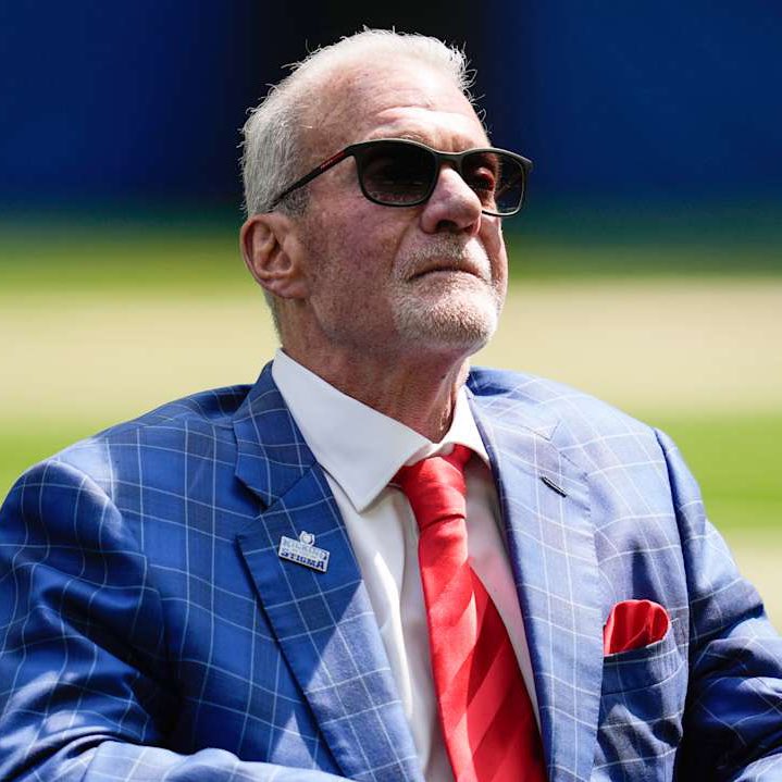 BussinWTB's tweet image. The FBI is investigating the death of former Colts owner Jim Irsay

The same doctor accused of supplying him with massive amounts of opioids and ketamine also signed the death certificate and ruled it a “natural” death per @washingtonpost