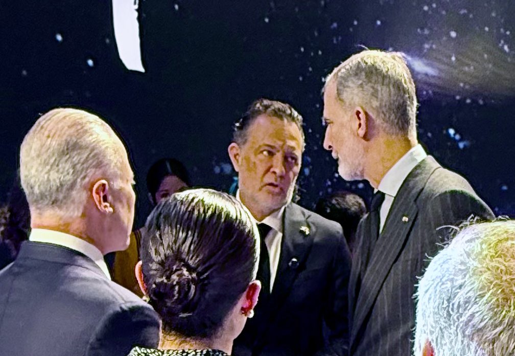 makugo's tweet image. Hoy tuve el honor de acompañar a Sus Majestades los Reyes de España, Don Felipe VI y Doña Letizia, en la inauguración de la FITUR 2026, en Madrid.

Compartir con ellos el recorrido por el Pabellón México fue una gran oportunidad para mostrar la riqueza turística, cultural y…