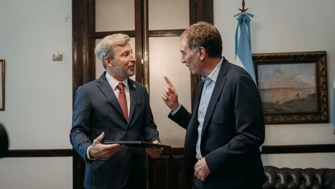 juanvazquezcfp's tweet image. Santilli: "te cuento, a mí me espió Mauricio"

Frigerio: "a mi el Javo"