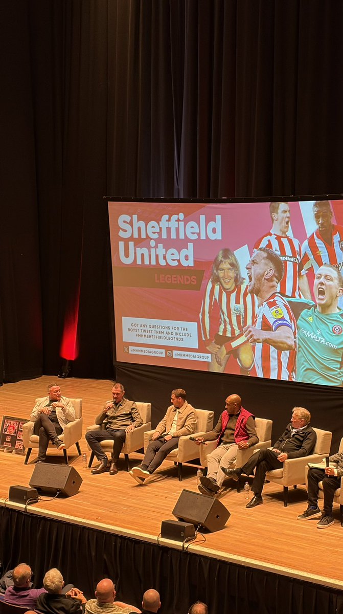 annies_song_ tweet media