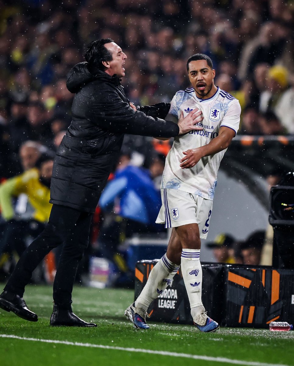 StokeyyG2's tweet image. Unai Emery on the incident with Youri Tielemans as he was subbed off: 

"He's like my son."