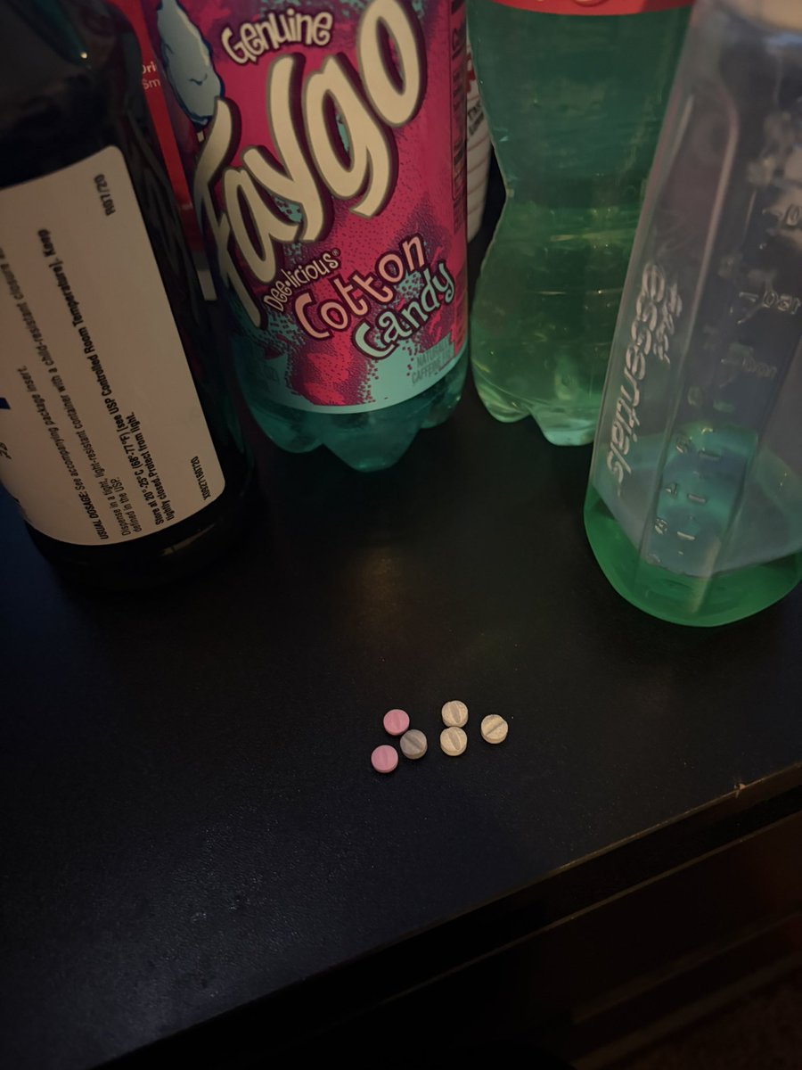 snapchatghost66's tweet image. tryna die 2night