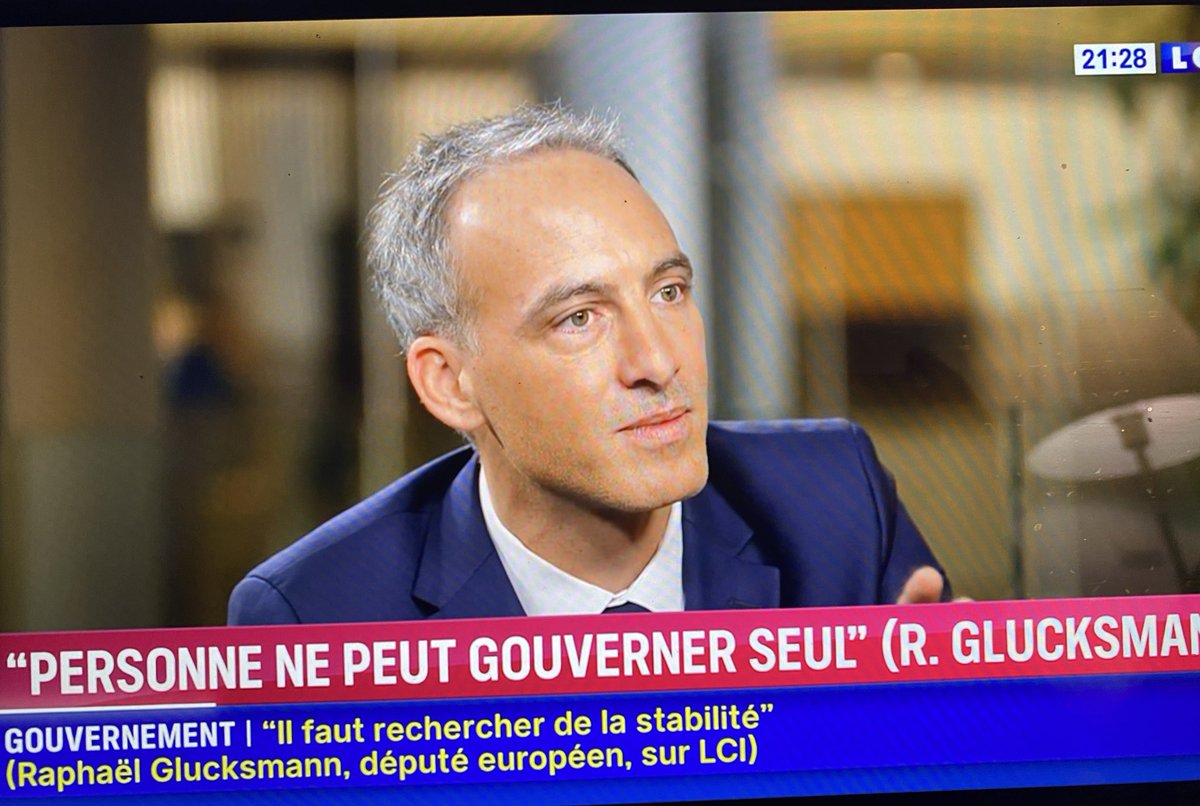 «Je suis convaincu d’une chose. Nous serons l’alternative à l’extrême droite. Mais cela suppose que nous adoptions une ligne claire sans LFI. Nous assumons de vouloir gouverner» «mais si la gauche se concentre sur son processus interne alors la gauche aura déjà perdu» <a href="/rglucks1/">Raphael Glucksmann</a>
