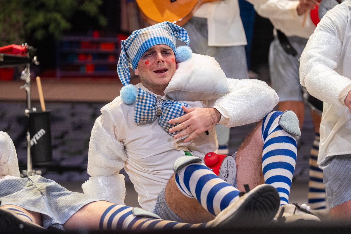 Chirigota Los que luchan por su sueño (Los narcolépticos)
<a href="/ChirigotaSuso/">LOS QUE LUCHAN POR SU SUEÑO (LOS NARCOLÉPTICOS)</a>

Fotos y video de la actuación de hoy en #Coac2026P12

📸 Ayuntamiento de Cádiz

carnavaladictos.es/adultos/los-qu…