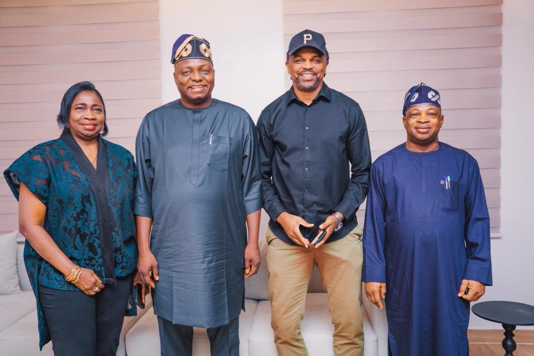 APC National Chairman Hosts Football Legend Nwankwo Kanu in Abuja

In a meeting that bridged the worlds of politics, sports, and business, Professor Nentawe Yilwatda Goshwe, the National Chairman of the All Progressives Congress (APC), welcomed legendary Nigerian footballer