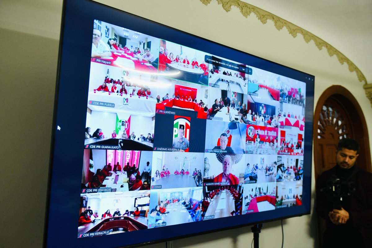 alitomorenoc's tweet image. Hoy tuvimos reunión de evaluación con las 32 dirigencias estatales del @PRI_Nacional. Tenemos estructura, organización y un gran equipo en cada estado y en cada municipio. Gente que conoce su territorio, que trabaja y que responde.

Estamos unidos, con estrategia, inteligencia y…