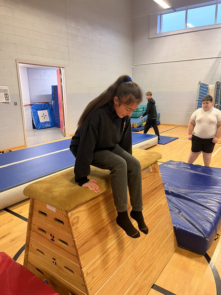 LochendHighPEDept tweet media