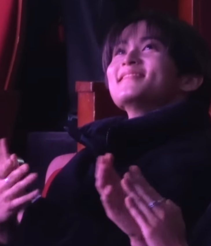 สิ่งที่น่ารักที่สุดในโลก
1. ตาแป๋ว
2. ลักยิ้ม
3. น้องม้าค