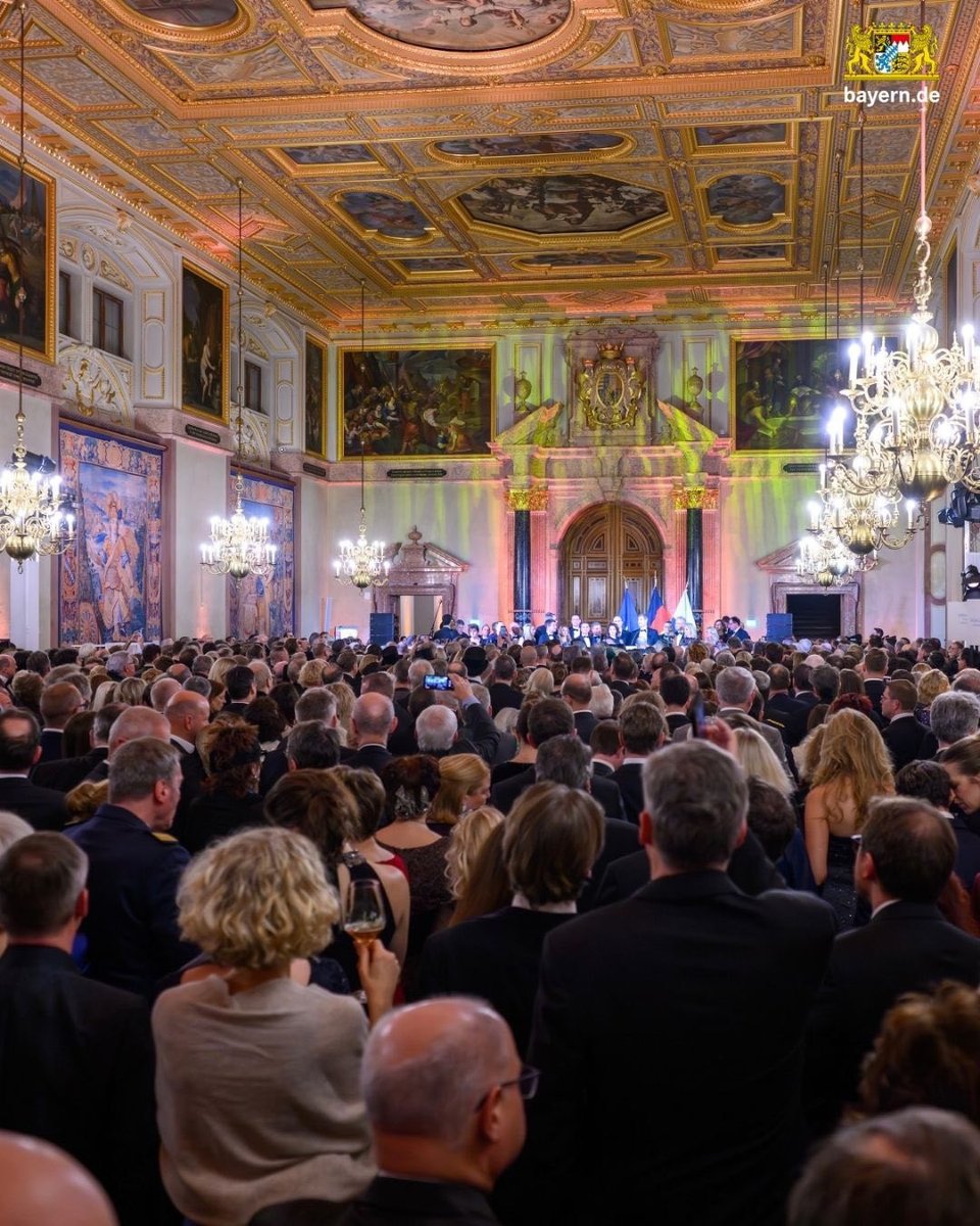 Human_Restart's tweet photo. European Board – Human Restart at the official New Year Reception of the Bavarian State Government in Munich.
Institutional presence and strategic partnerships remain at the core of our 2026 mission.
#HumanRestart #Bavaria #Germany #Community https://t.co/B8phtTJLg1