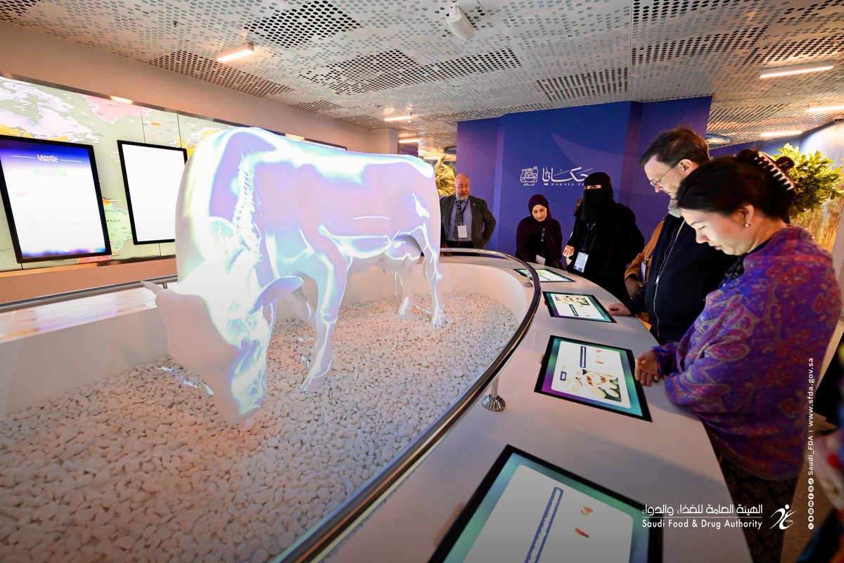 Saudi_FDA's tweet photo. رئيس هيئة الدستور الغذائي (Codex) يطّلع على تجربة المملكة بمركز التوعية التفاعلي لـ #الغذاء_والدواء في تقديم مفاهيم السلامة بأسلوب تفاعلي مبتكر.
https://t.co/Xd1AXy8dcW https://t.co/G8UipECj6J