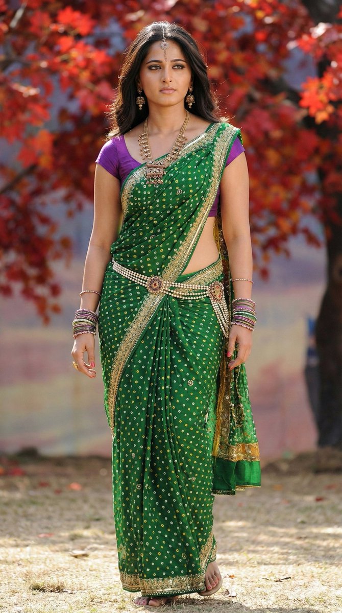 Politico_IW3's tweet photo. @sweetyedits @bharathuuuu #AnushkaShetty https://t.co/5ztXZK58zl