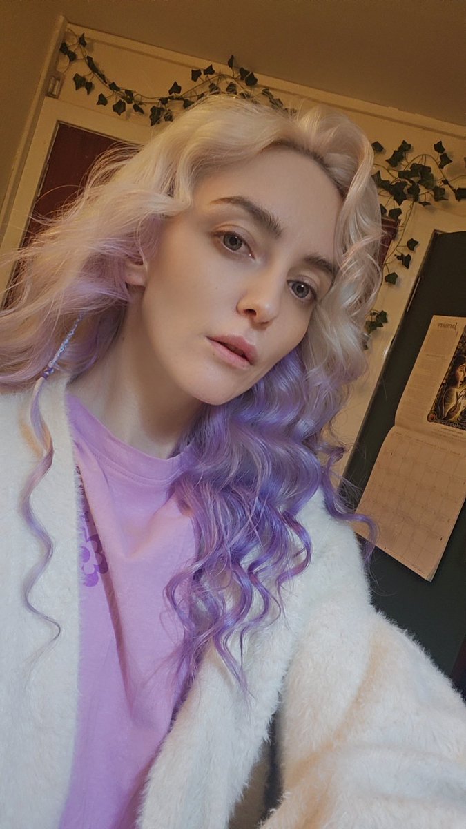 _El_model's tweet photo. Hair change! https://t.co/wuVS4sdX4Q