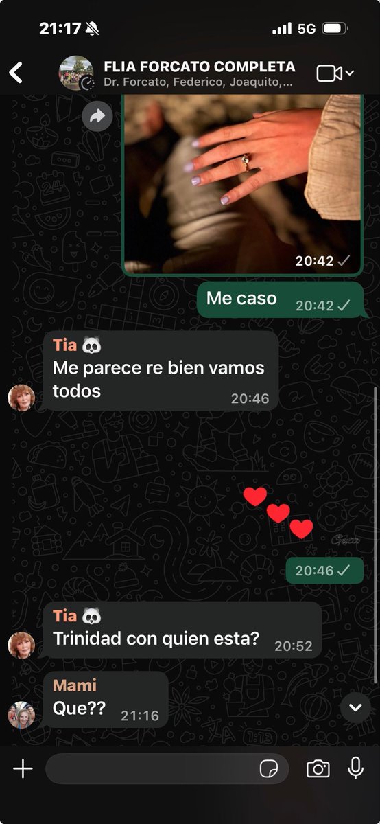 juliforcato's tweet image. Yo: me caso 
Mi familia: si bueno bueno dónde está la Trini