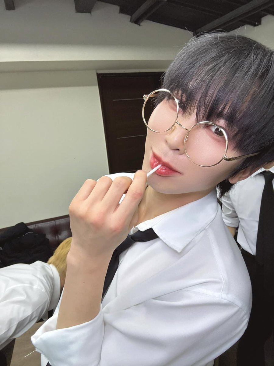 BrasilRoan's tweet photo. [📸] Atualização no Instagram oficial  Minjae__0808 (1/2)

" Feliz dia " 

#AWIN #에이윈 #해쉬태그 #hashtag
#ROAN @A_WIN_Official
@A_WIN_Official https://t.co/AVnLUO7dyQ