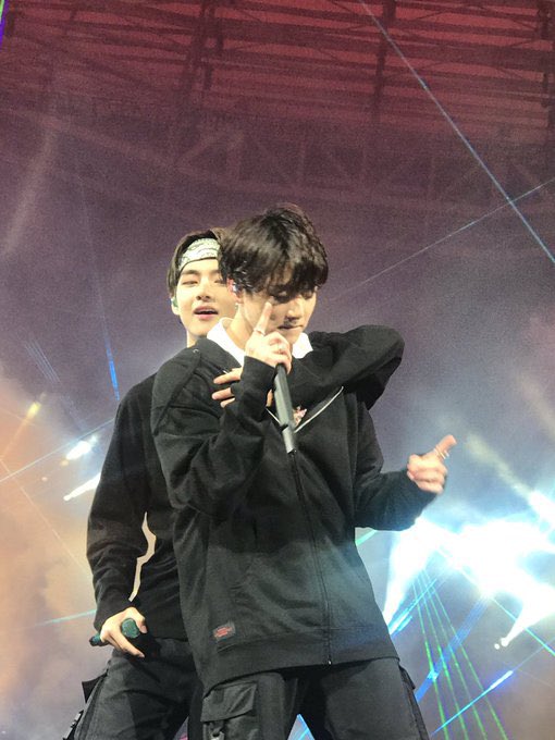 GV (@jungkovtae) on Twitter photo 