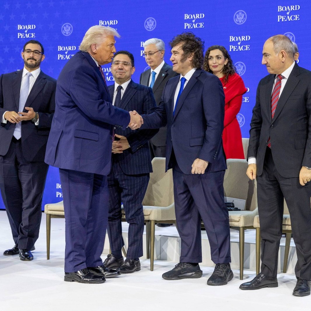 fortavat's tweet image. Qué elegancia la de Davos.