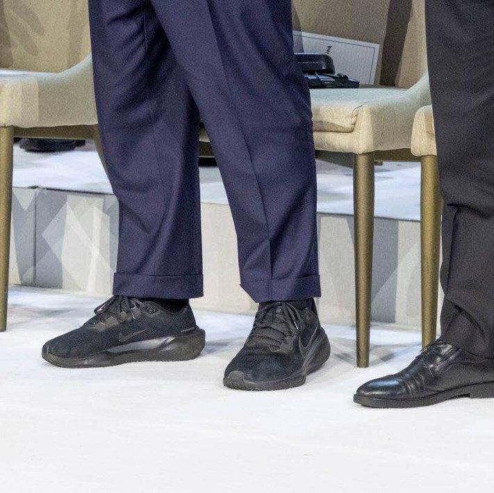 fortavat's tweet image. Qué elegancia la de Davos.