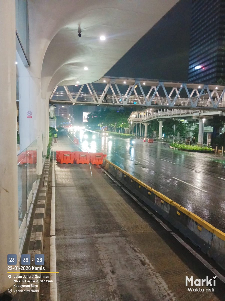 Transportasi Jakarta tweet media