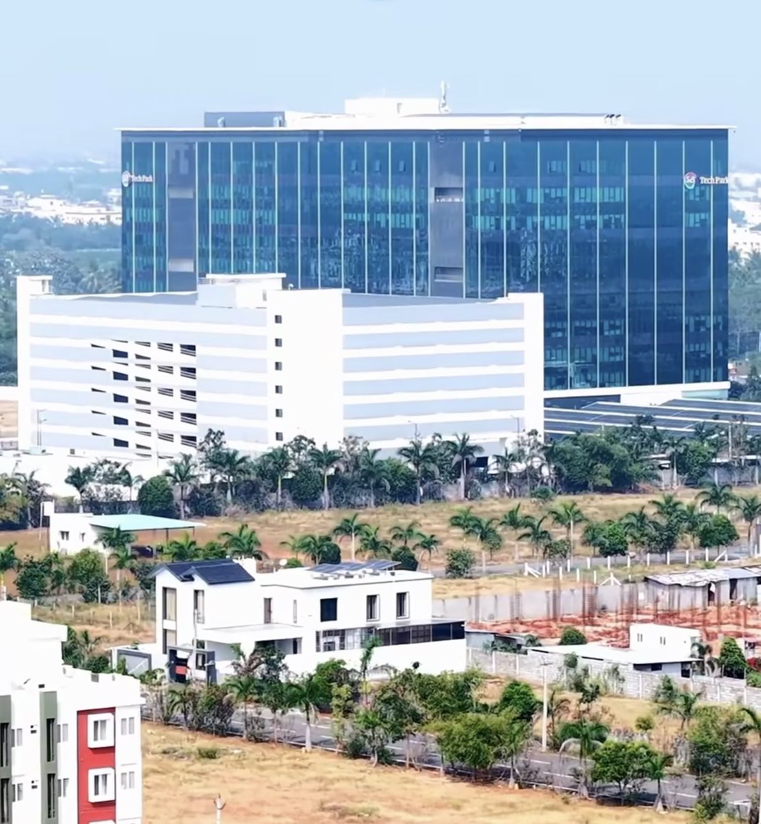 NammaCoimbatore's tweet photo. EPAM Systems, a 🇺🇸Pennsylvania-headquartered IT services and consulting company, has opened its sixth Indian office in Coimbatore at SVB Tech Park.

#KovaiIT https://t.co/HwtoM3oLET