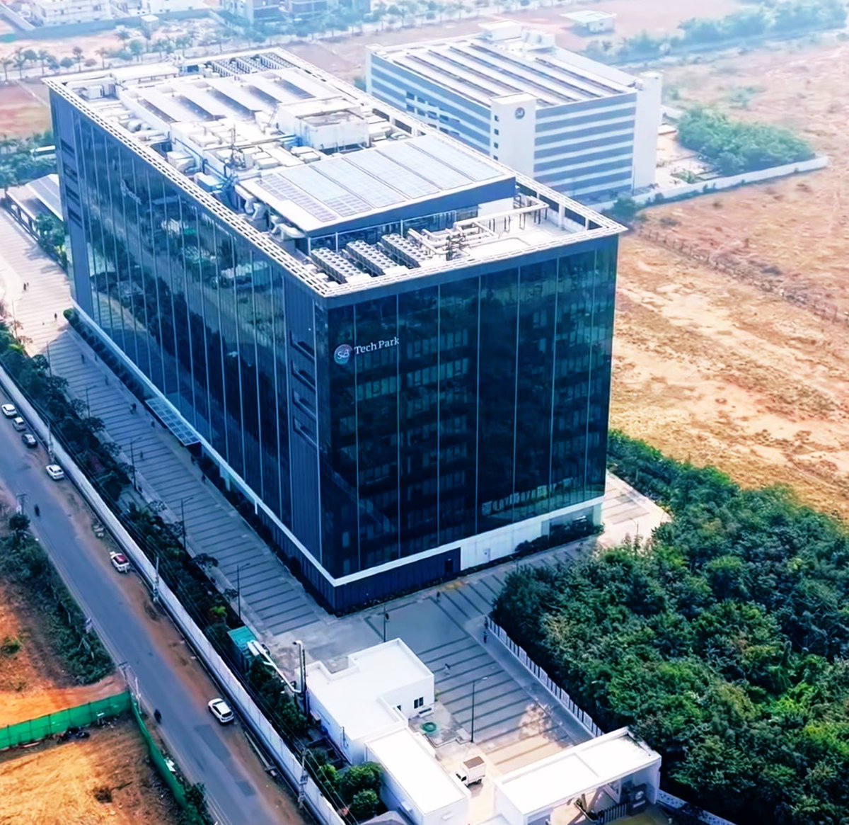 NammaCoimbatore's tweet photo. EPAM Systems, a 🇺🇸Pennsylvania-headquartered IT services and consulting company, has opened its sixth Indian office in Coimbatore at SVB Tech Park.

#KovaiIT https://t.co/HwtoM3oLET