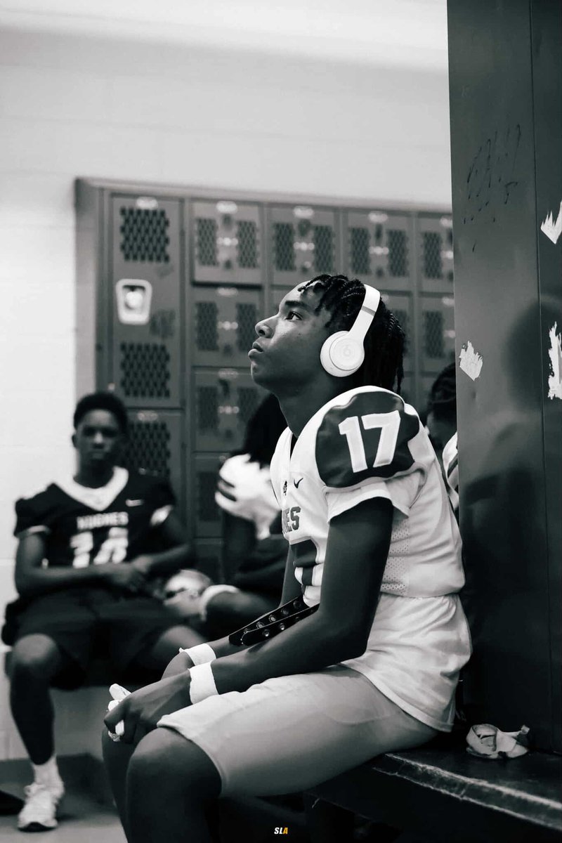 TymarMike's tweet photo. Tymar Mike
SLOT | WR | CB
Class of 2029 | Student-Athlete🏈
Focused. Coachable. Trust The Process.
#ClassOf2029 #StudentAthlete #NextUp https://t.co/Tk67cm5Vgr