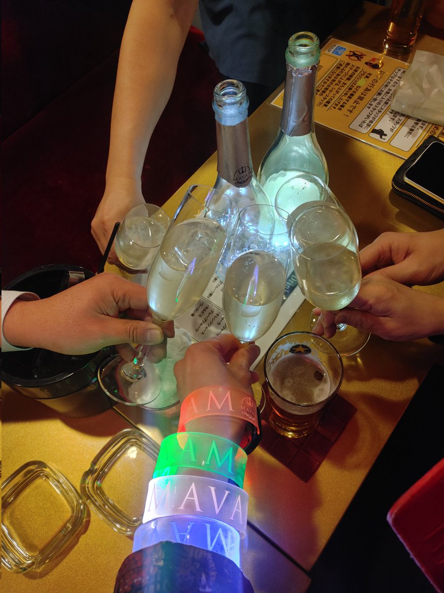 mutsukimomomo's tweet photo. 私もマバムは白が好き~(^ω^) https://t.co/UlNLSYYnuC
