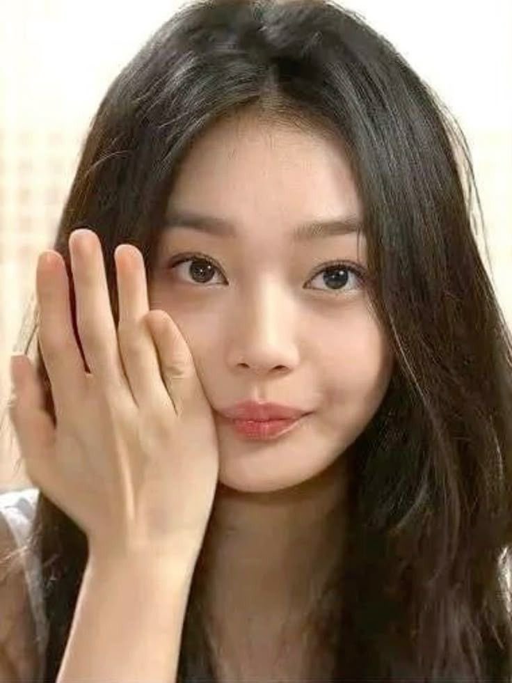 ccyyj_'s tweet image. 송혜교 신민아 고윤정 김지원
난 배우상이 좋은가봐 그냥 예쁜 여자 다 좋음.....♡