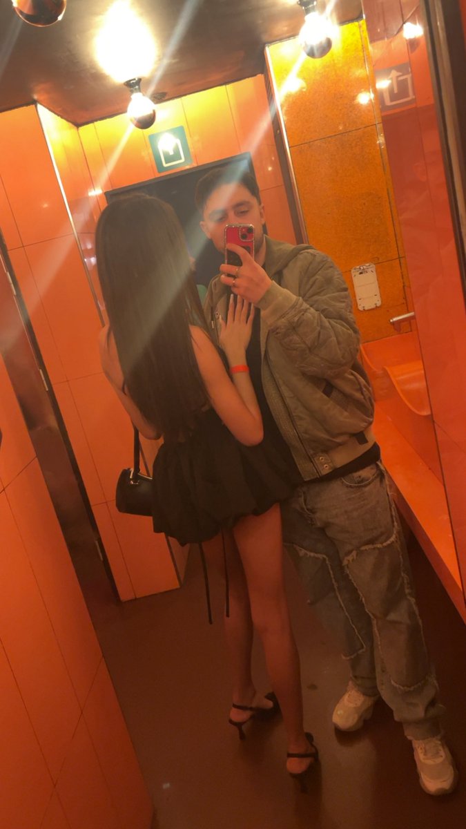 lyadmna's tweet photo. Vous pensez il m’a mis bien à cette soirée ? #soumis #moneyslave https://t.co/z2lprknKre