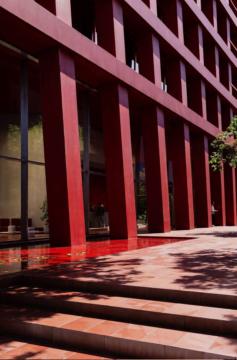 4AAAAart's tweet image. Barcelona Tower by Bofill Taller de Arquitectura

Tirana, Albania 🇦🇱