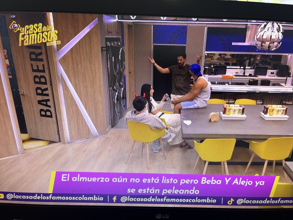 No me saquen a Beba por favor ! 
Amo que pelee con todos.  #LaCasaDeLosFamososCol3