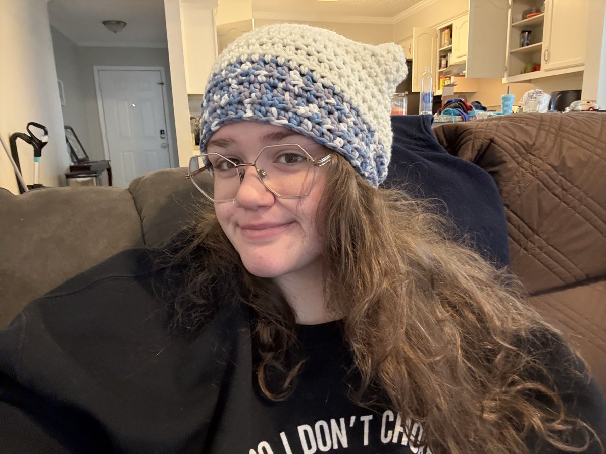 atchleen's tweet image. made this cute lil beanie in about an hour &amp;amp; a half :)
im gonna start using some of my scrap yarn to make beanies this week to hand out to homeless people on my way to work. 
its too damn cold not to have a hat outside
