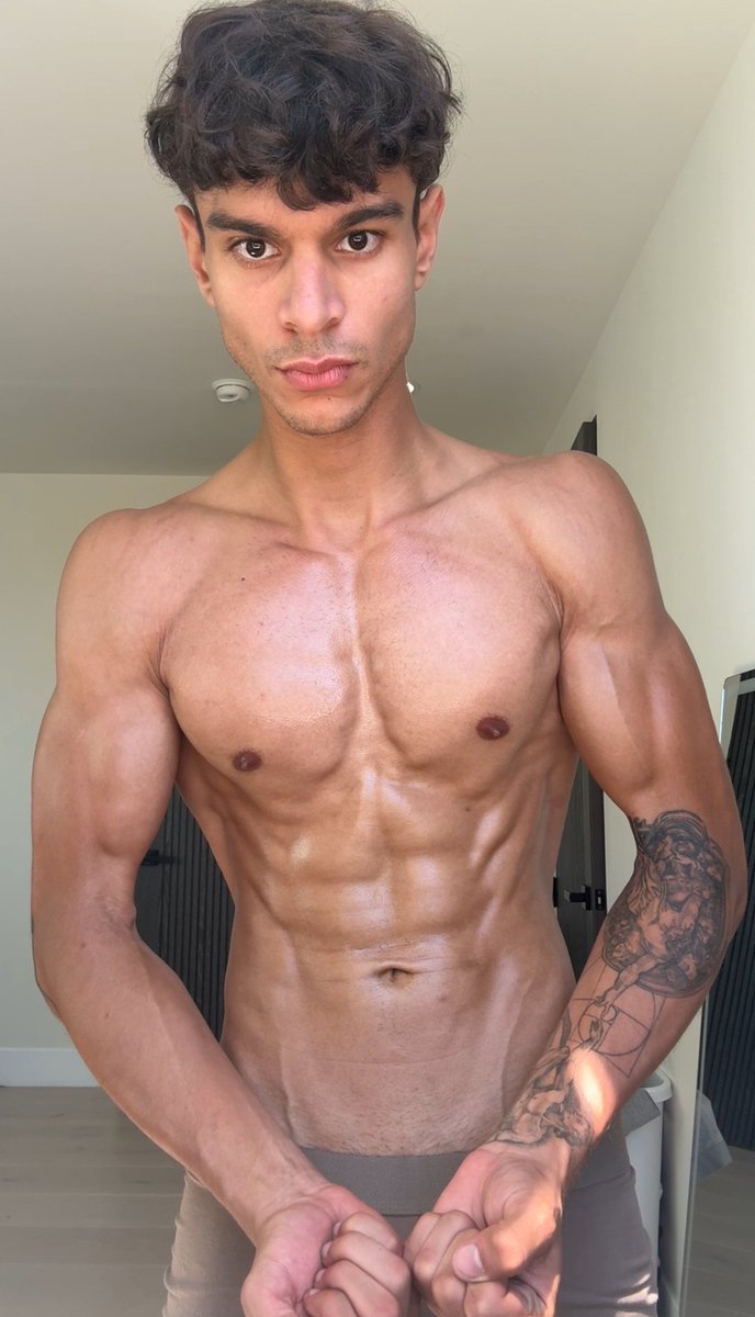 walesboy99's tweet image. Hey my name is Parker and I’m proud of being 🏳️‍🌈