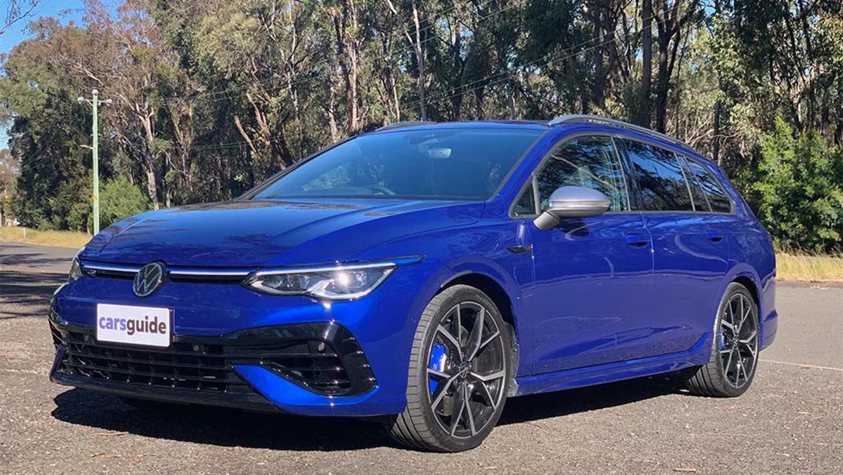 Ginger_breada's tweet photo. @thenihiin VW Golf R wagon Blue https://t.co/dRZND3jatQ