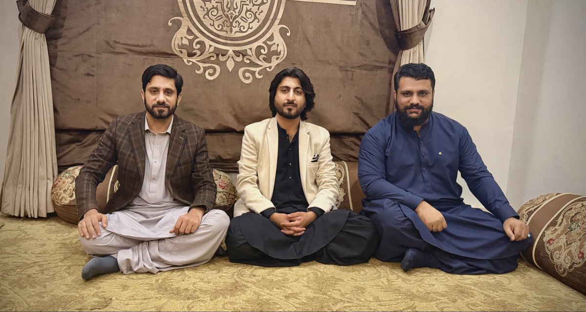 Gwahram_Baloch's tweet photo. A brother is a friend given by nature,
A lifelong companion, a heart's true treasure 😊  @Qalandrari https://t.co/bdTEzV4uCY