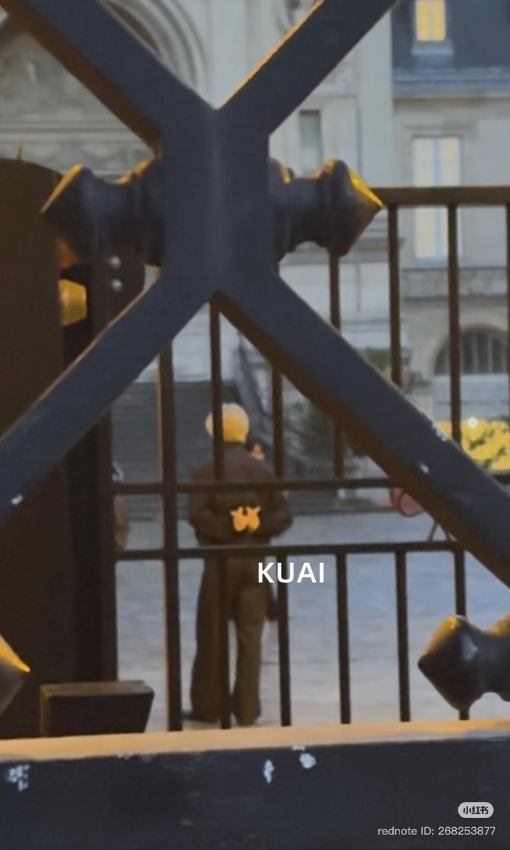 #SYSTEMFW26xJISUNG

앞엔이렇게생겨놓고         뒤에선애교부림ㅜㅜ