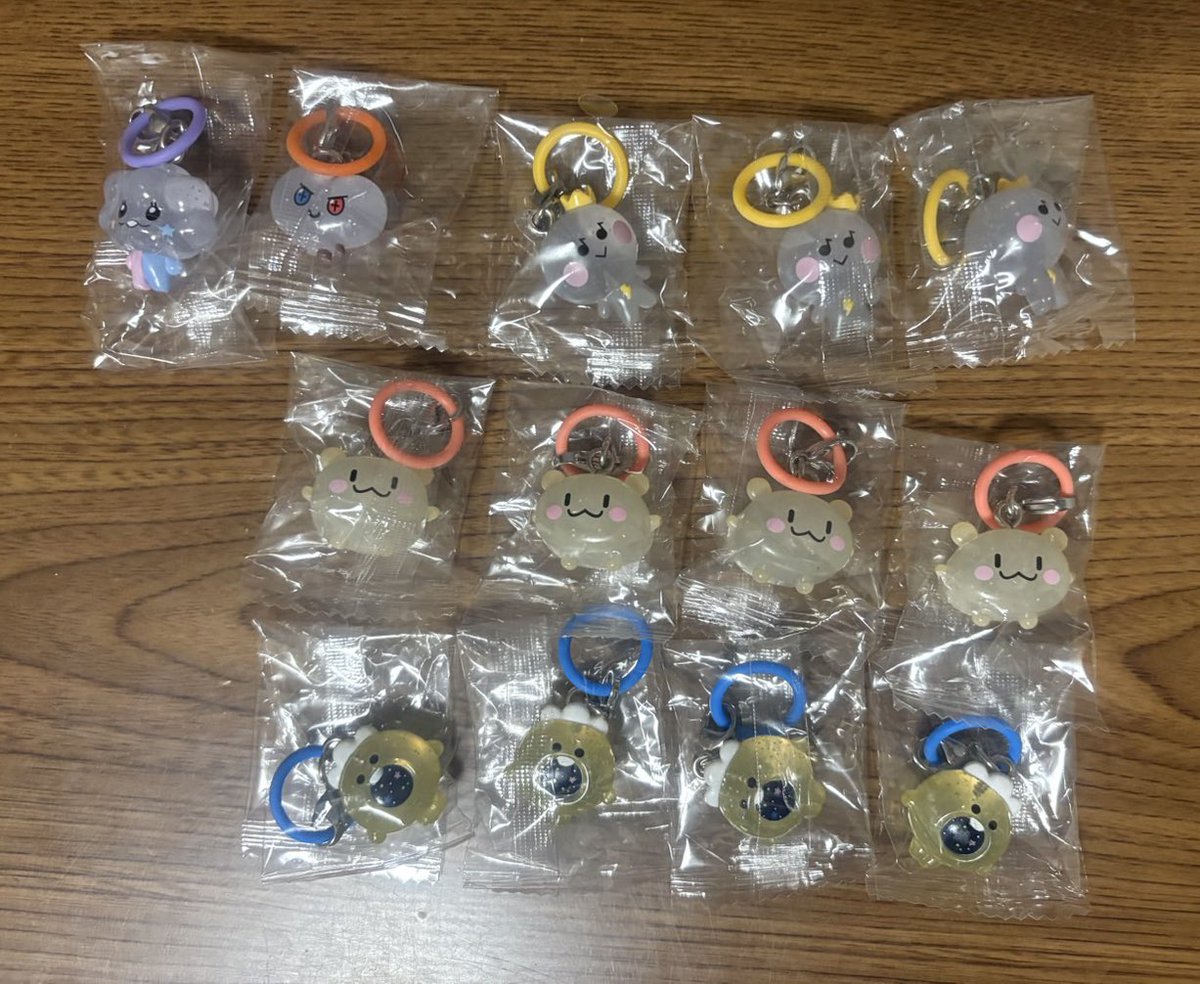 woo_S28's tweet photo. TREASURE TRUZ 交換 めじるしアクセサリー

譲: ヨチ×3、ボンボン×1、ソム×1、ルル×4、ポドン×4
求: チリ×1、ラウ×1、ヒクン×2、ウピ×1

郵送にて交換希望です。 https://t.co/oywzaeKSGg