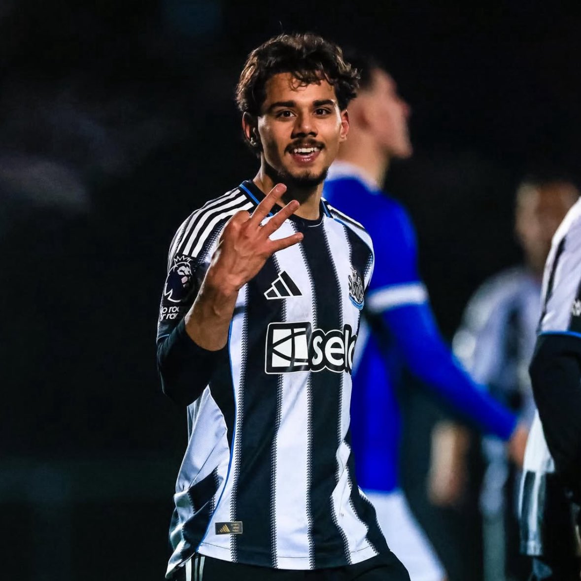 🚨 - #NUFC U18s continue their FA Youth Cup campaign with a Fourth Round home tie against Crystal Palace this evening. ⚔️

United’s youngsters thrashed Portsmouth 5-2 in the last round, with Matheos Ferreira scoring a hat-trick and Michael Mills netting twice. The winners of
