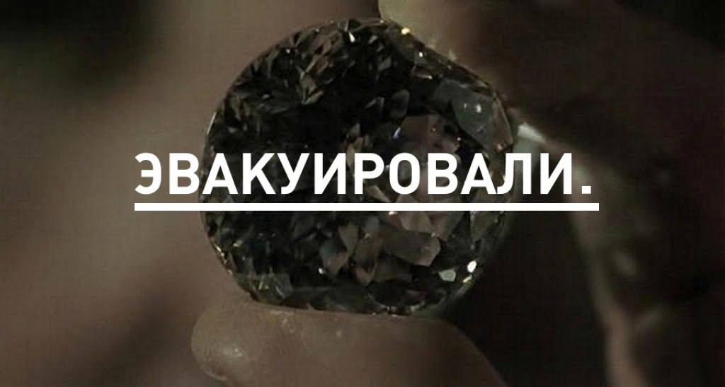 В Москве мужик на эвакуаторе украл из автосалона 26 машин.

Он просто приезжал к автосалону и забирал машины. Схемой полгода руководил бывший сотрудник салона