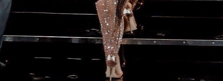 RihannaHDR's tweet photo. tap to see THE rihanna photo