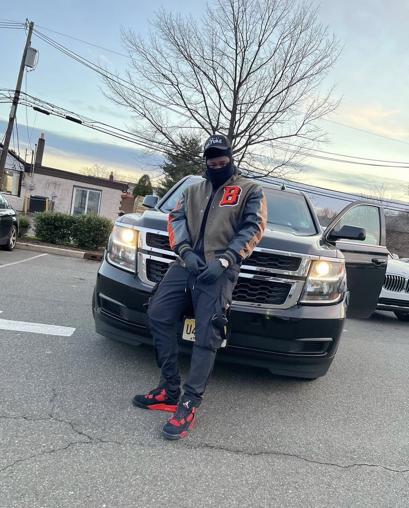 ProsperByk's tweet photo. Been in the music industry for 10 years
No music label
No contract📜

Just his friends, his bosses and his loyal fans kìlling it

 if you hear the name “Medikal” put some Respect

B E Y O N D - - K O N T R O L 🇬🇭🚀 https://t.co/OOMvrn1x7d